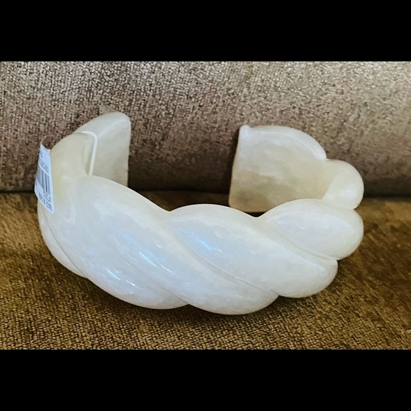 NEW J. Crew Resin Cuff Bracelet - M/L - Picture 7 of 7